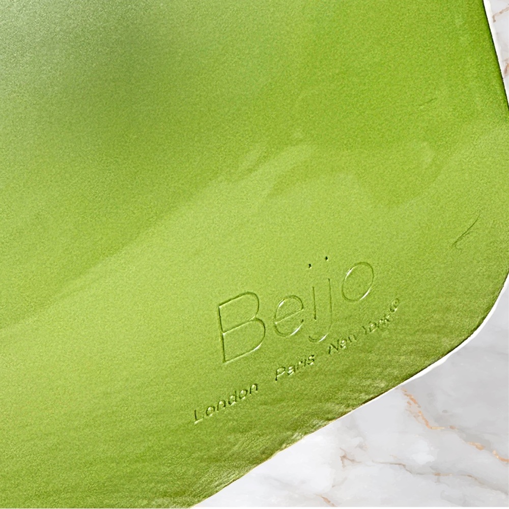 Beijo Y2K Avocado Green Glossy Hobo Shoulder Bag NWT White Trim Deadstock - Picture 4 of 13